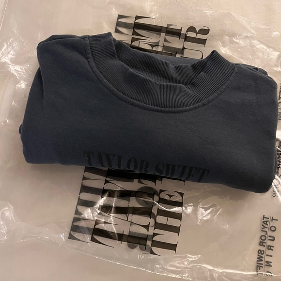 SOLD Taylor Swift The Eras Tour Blue Crewneck Sweatshirt XS - Picture 4 of 6